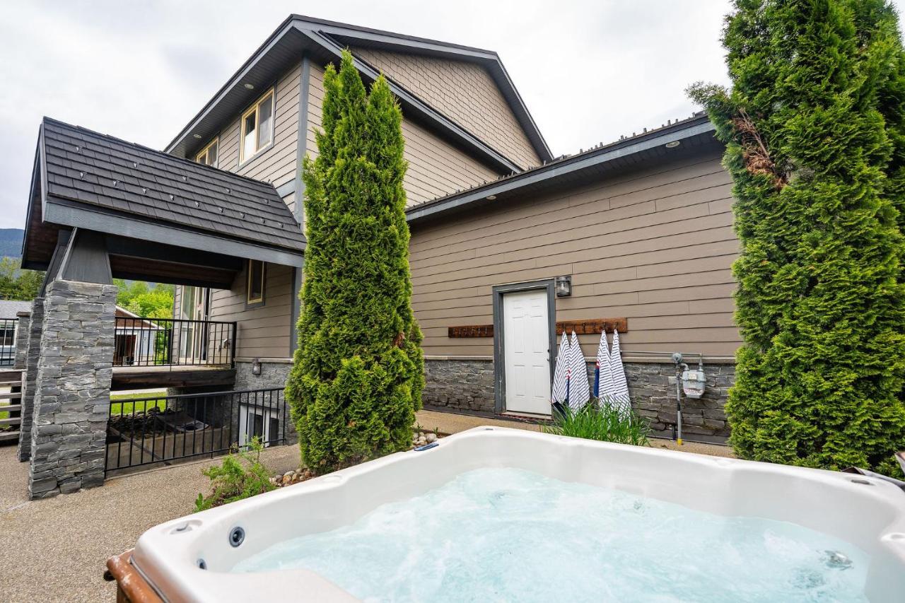 Aspen Lodge By Revelstoke Vacations Buitenkant foto